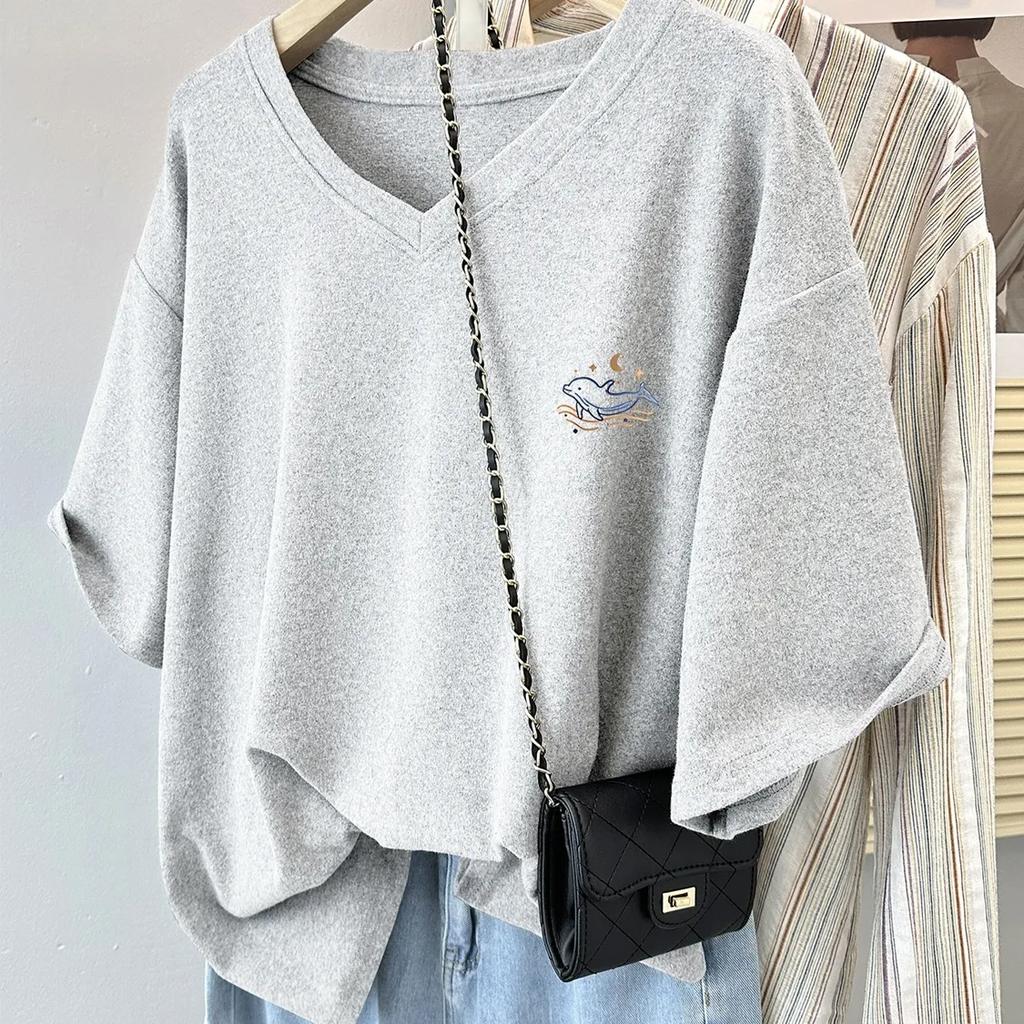 Camiseta Feminina de Verão com Manga Curta e Ombro Normal, Corte Solto, Tamanho Plus Size, Top Elegante com Decote em V e Design que Cobre a Barriga