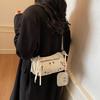 Niche design simple fashion rivet shoulder bag women's winter new retro messenger women's bag