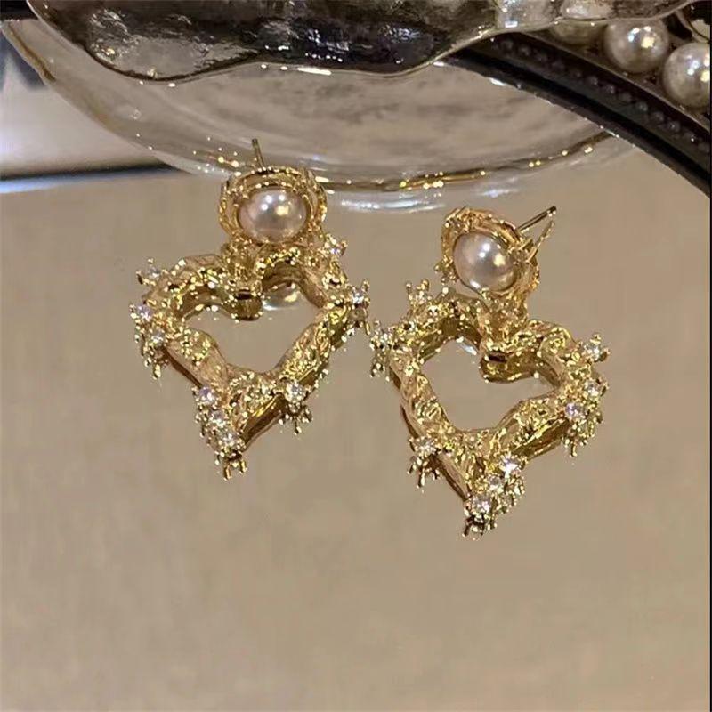 S925 Silver Heart-Shaped Stud Earrings with Pearl Accents - European & American Style, Unique Exaggerated Design