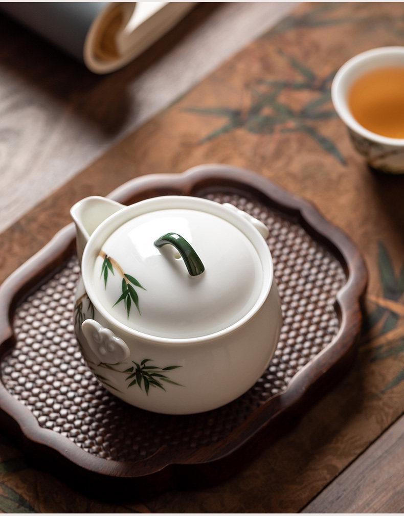 Hand-Painted White Porcelain Teapot with Anti-Scalding Handle and Built-in Filter - Chinese Kung Fu Tea Set