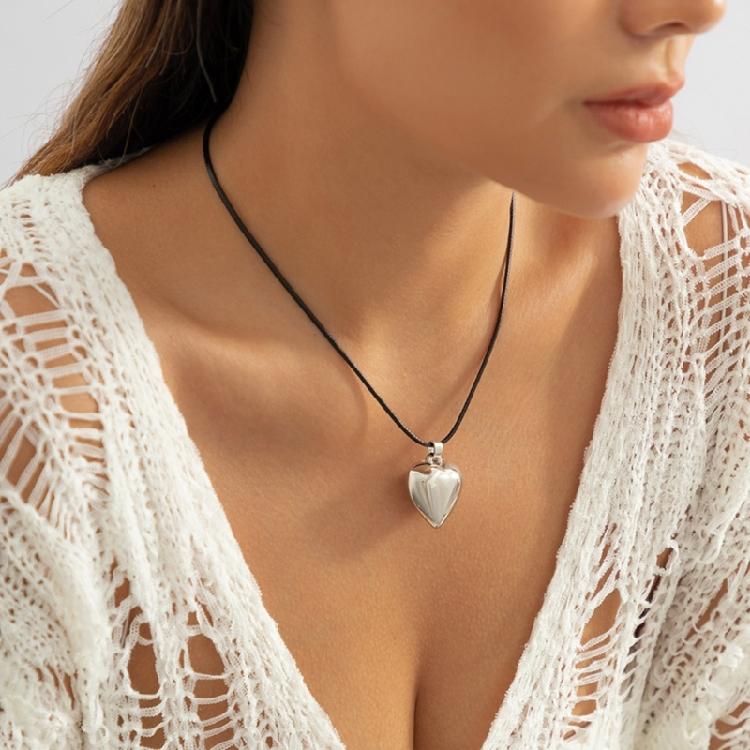 Korean Round Bead Chain Silver Love-shape Pendant Necklace Ins Clavicle Chain