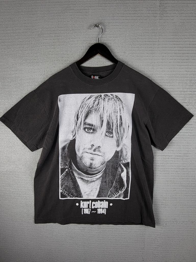 Kurt Cobain Nirvana T-shirt size XL Big face double sided black memorial reprint Unisex T-Shirt