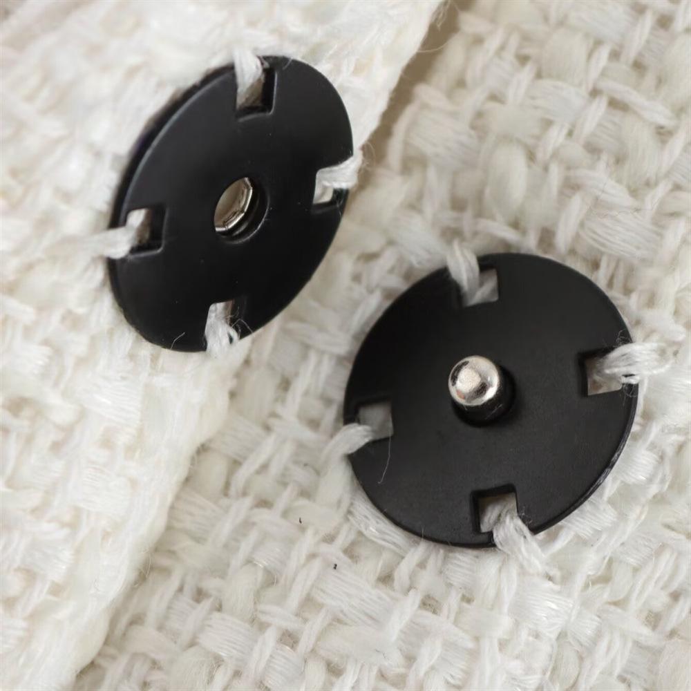 Casaco Capa Curto Feminino com Gola Alta Primavera 2025 – Elegante & Versátil