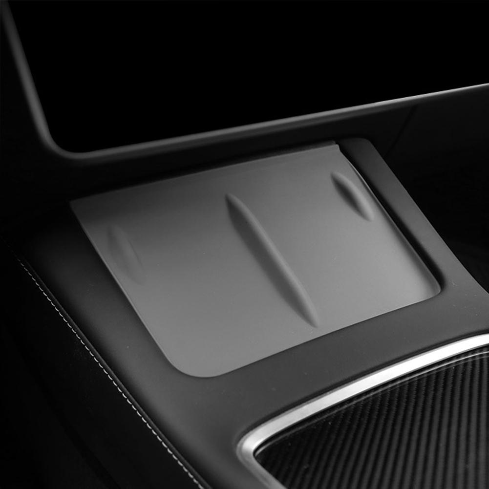 Silicone Central Control Phone Wireless Charging Pad Mobile Phone Non-Slip Mat Anti-Slip Charger Pad Cover for Tesla Model 3 Y