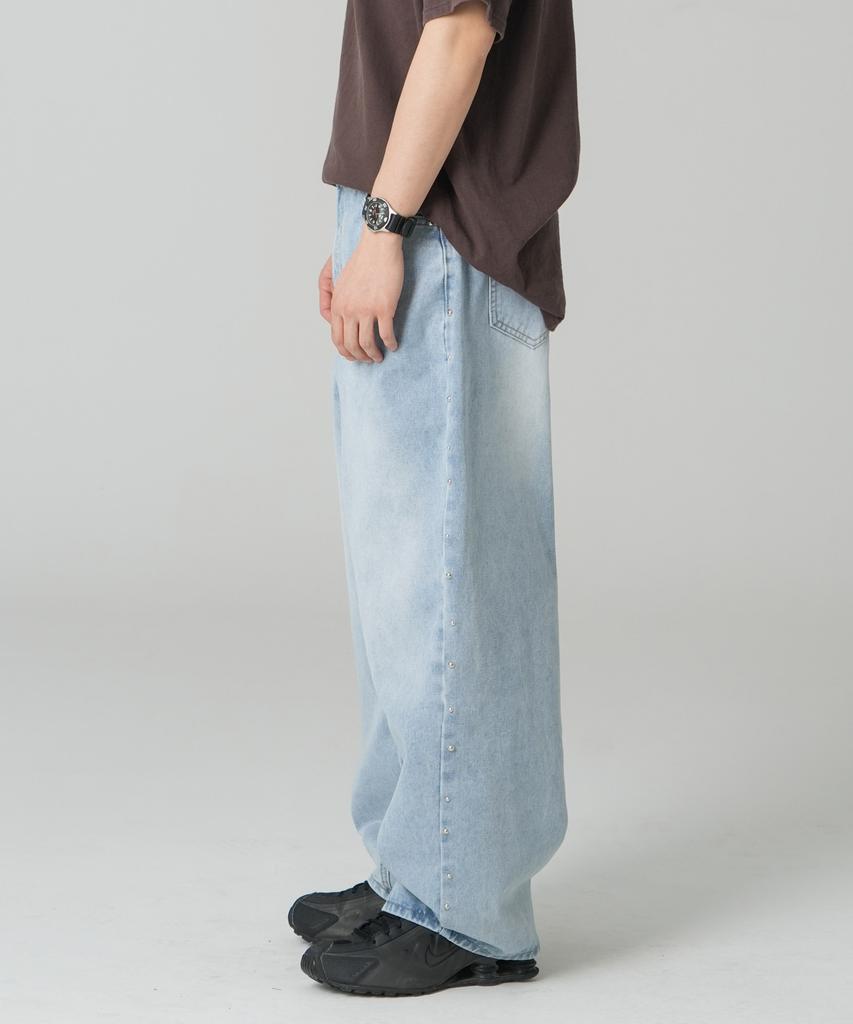 ROCKED GARAGE [Unisex] Colmar Side Line Studded Balloon Wide Fit Washed Denim Pants [Light Blue]