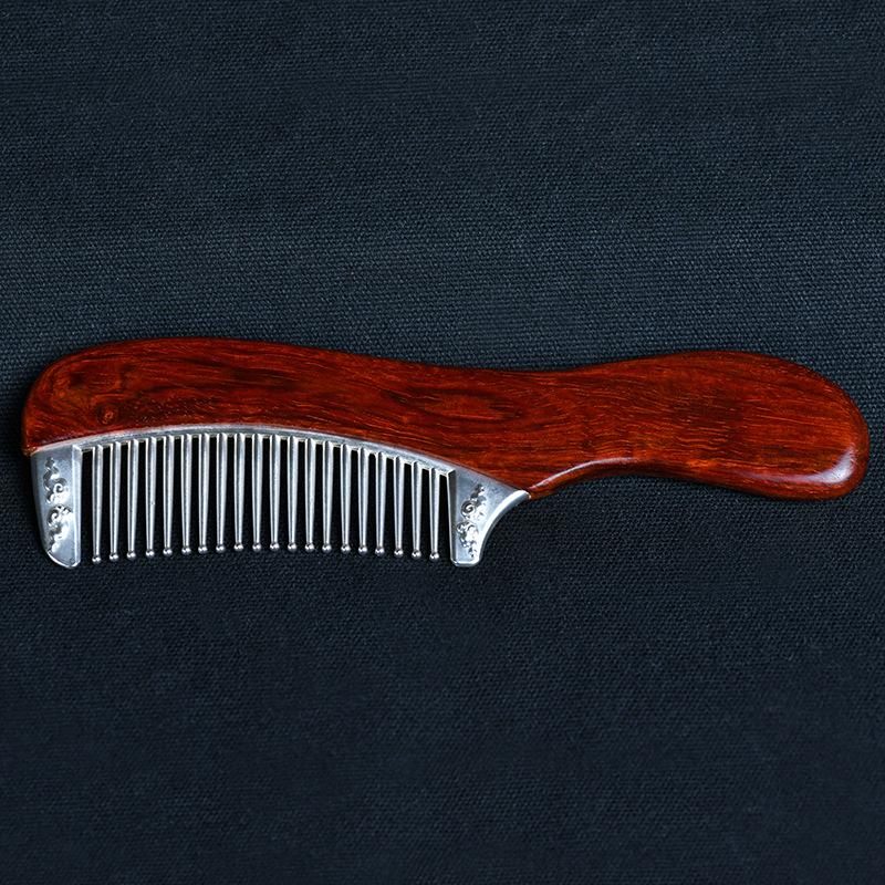 Indischer Rosenholz-Kamm mit geschnitzten kleinen Blättern - Holzkamm mit rotem Holzmuster