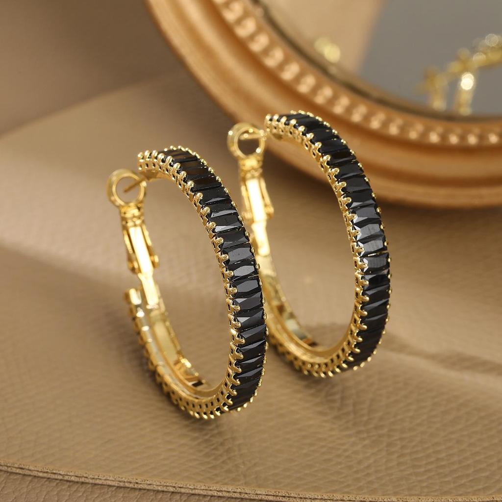 Gold-Plated Zirconia Ear Cuffs: Simple and Stylish Round Zirconia Earrings with Personality