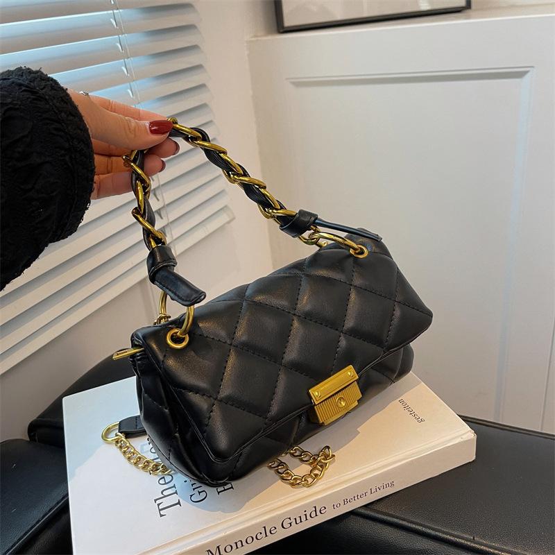 

Черная изысканная цепочка маленькая сумка женская новая популярная высококлассная сумка-мессенджер маленькая квадратная сумка женская чёрный