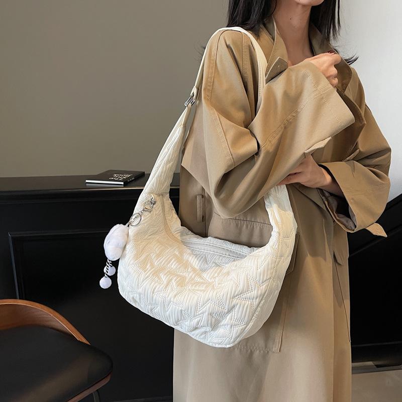 Large-capacity Fashionable Casual Dumpling Bag Autumn and Winter New Bag 2025 Niche Design Women's One-shoulder Crossbody Bag