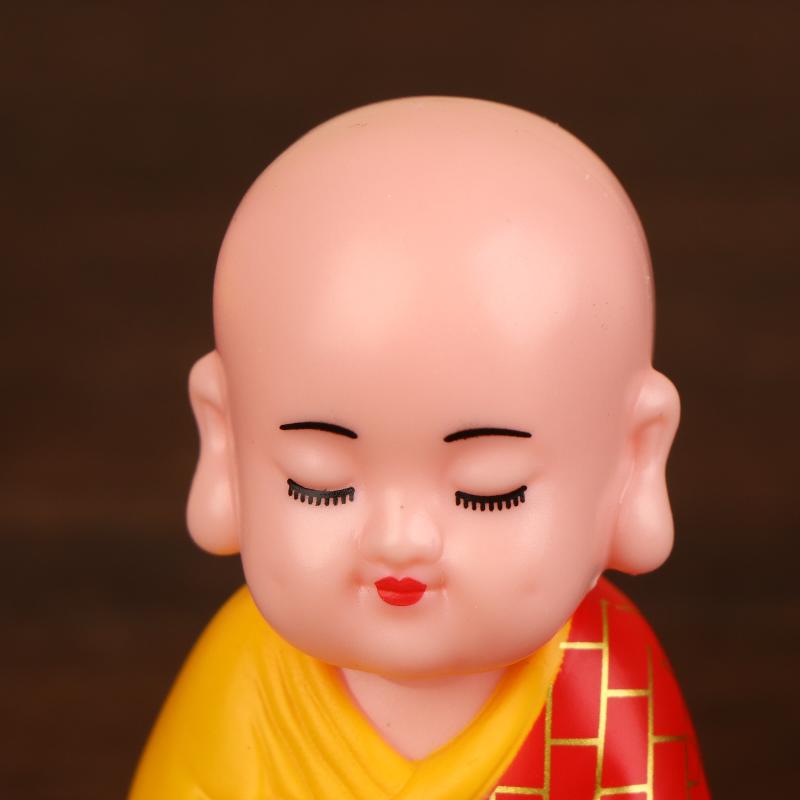1Pcs Auto Shaking Little Monk Car Interior Accessories Toy Mini Solar Powered Little Monk Car Ornament Desktop Office Decoration