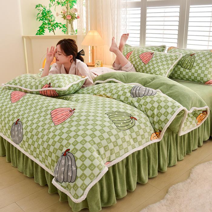 

Зимний фланелевый комплект постельного белья с принтом: Пододеяльник и простыня из молочного бархата, четыре предмета 2.0m Bed Skirt Four-Piece Set