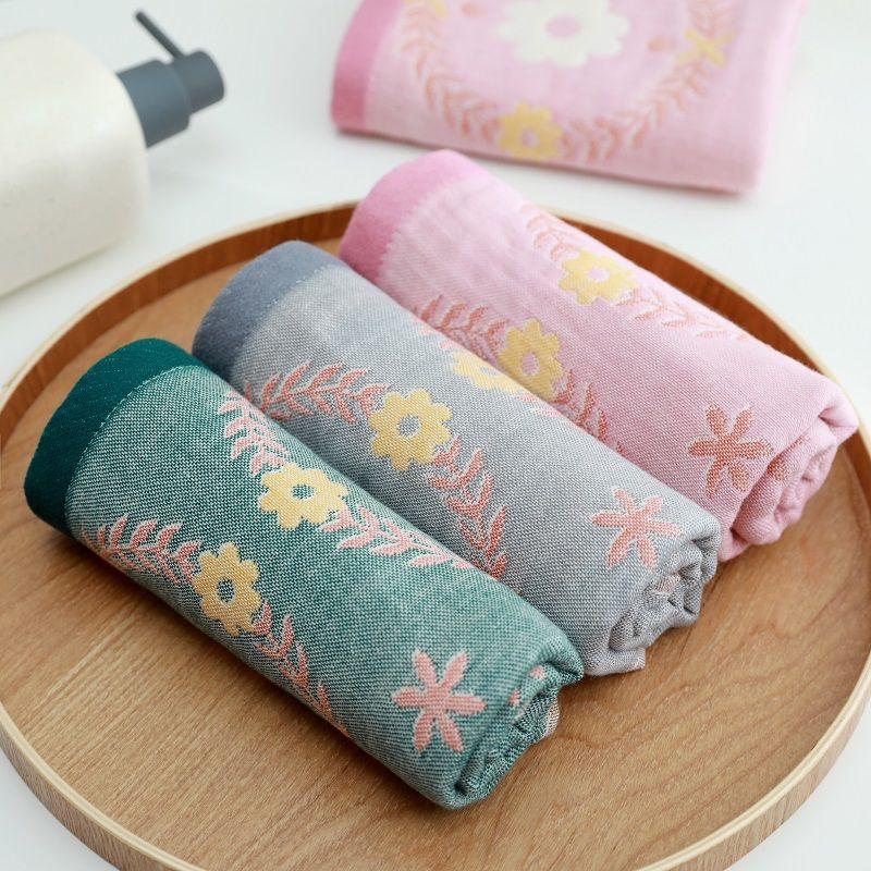 Towel Cotton with Four Layers of Gauze, Adult Household Towel Face Washing and Water Absorbing Shower Towel