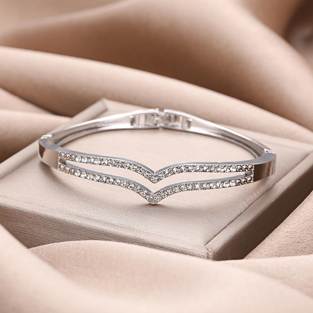 Decorative Creative Bracelet Women's Fine Sticky Rhinestone High-end Sense Spot Light Luxury Style Zinc Alloy Jewelry