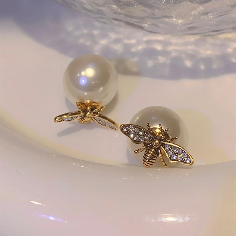 Bee pearl front and rear two earrings literary and artistic fan temperament high-end stud earrings fashion light luxury earrings