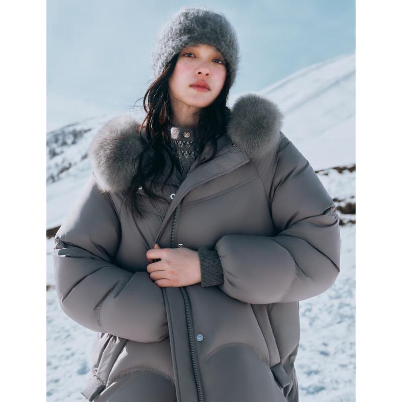 

Женский пуховик с капюшоном из лисьего меха Qiuschuitine S