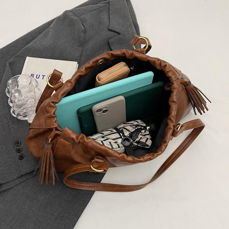 PU Leather Pleated Vintage Tote Bags Buckle Closure Boston Shoulder Bags Large Capacity Women Handbag Luxury Armpit Bag CLE