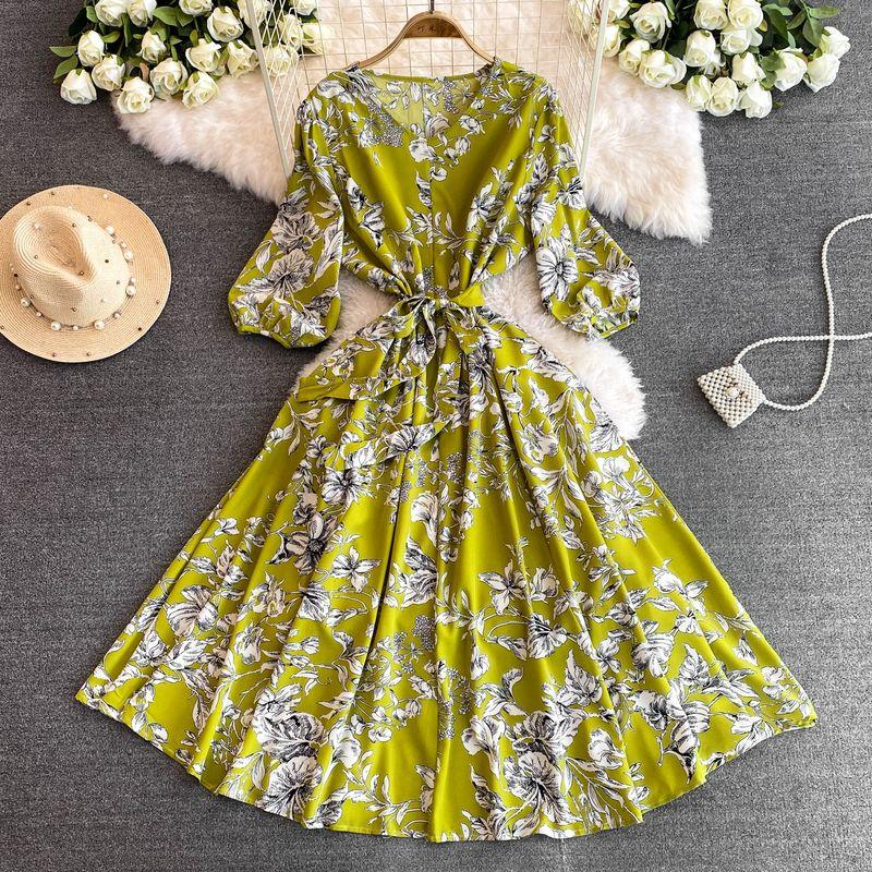 

Sexy V-neck Floral Dress Women s Clothing Summer Small Waist-Tight Slim Looking French Fancy Age-Reducing A- line Skirt Green Print One size