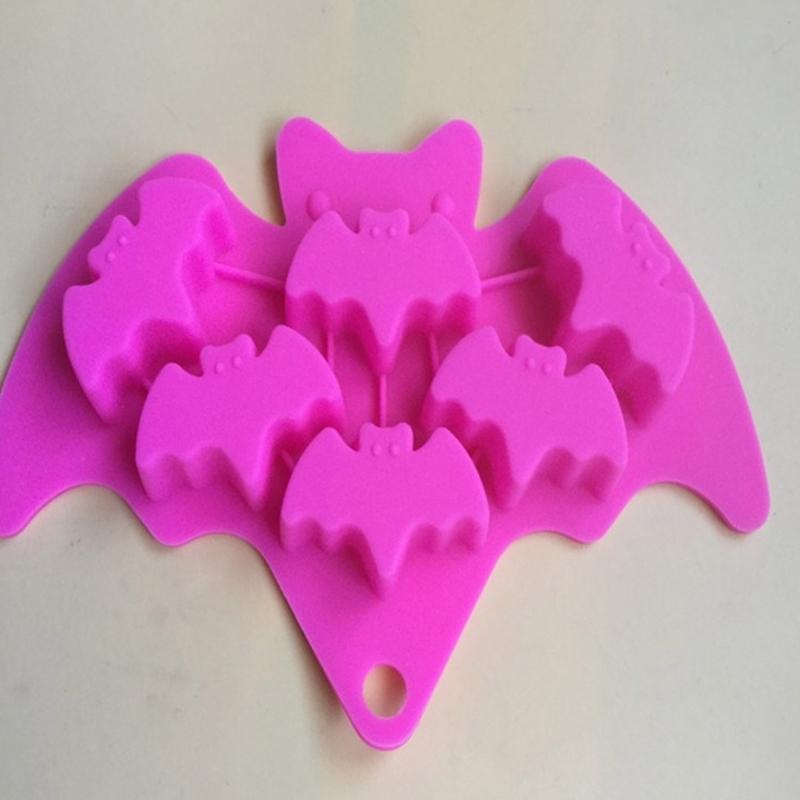 Multifuntional Food Grade Silicone Molds Bat Shape Baking Tray Baking Accessory Suitable for Baking Cake and Making Ice