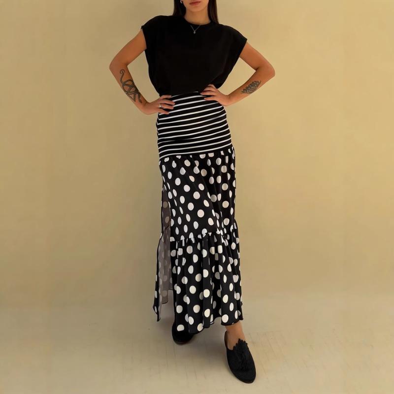 

Женская повседневная длинная юбка в полоску и горошек с разрезом S чёрный