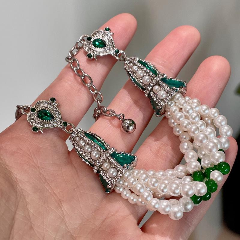 

Изумрудный Французский Ретро Набор Серег с Бриллиантами и Жемчугом с Изысканным Браслетом из Бисера