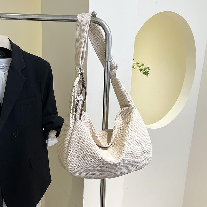 Casual bag women's new trendy fashion shoulder bag large capacity commuter messenger commuter bag