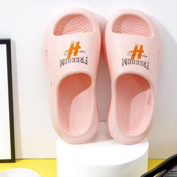 Women Thick-Sole Summer Slides  New Fashion Outdoor Non-Slip Cushion Sandals Unisex Casual Beach Slippers