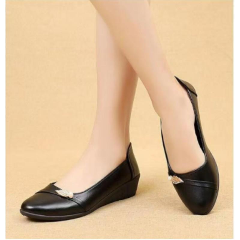 Women's Comfortable Casual Work Shoes, Mom Shoes, Middle-aged and Elderly Women's Wedge Heel Soft Sole Anti-slip PU Leather Shoes