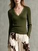 Retro French Lace Patchwork Knit V-Neck Base Layer for Women - Slim-Fit, Stretchy, and Versatile Autumn Top