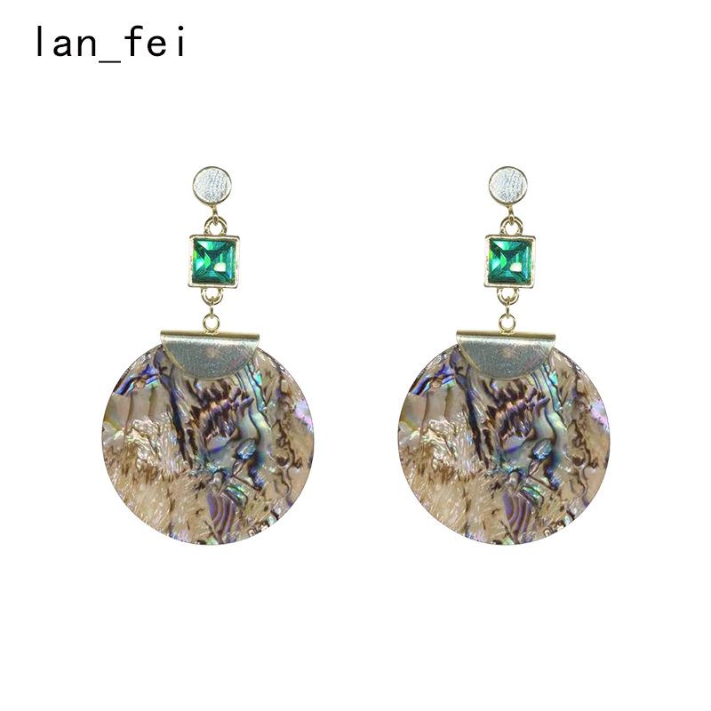 

New Fashionable Earrings with A Light Luxury and High-end Temperament, Round Earrings Accessories
