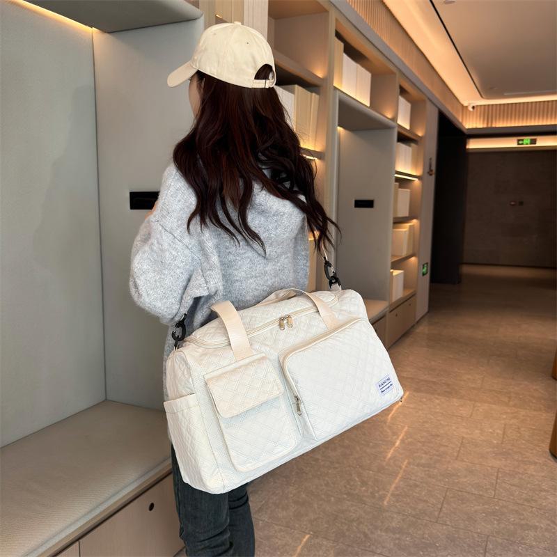 Resväska för utlandsresor: Rymlig, Lättviktig, Torr/Våt Separation, Skofack, Diamantrutigt Design.