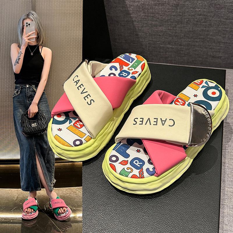

Internet celebrity graffiti slippers women summer wear new niche fashion muffin thick bottom out beach cool slippers 35 бежевий