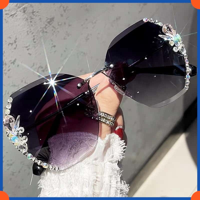 

2025 Модные солнцезащитные очки в европейском стиле для женщин