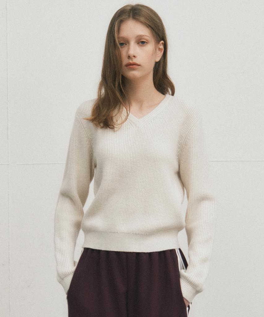 Wednesday Oasis For Woman Blooming Hazzi V-Neck Knit_Cream(Wc25-Kn52)