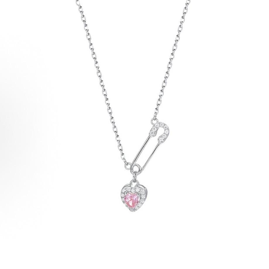 Heart-Shaped Zircon Paperclip Necklace for Women, Light Luxury Clavicle Chain In Runaway Princess Style.