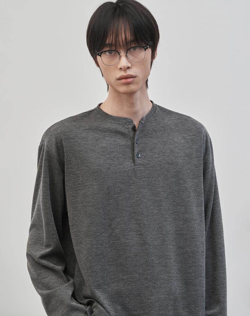 WORK ON BODY OFF Rested Semi-Overfit Henley Neck Knit [Charcoal]