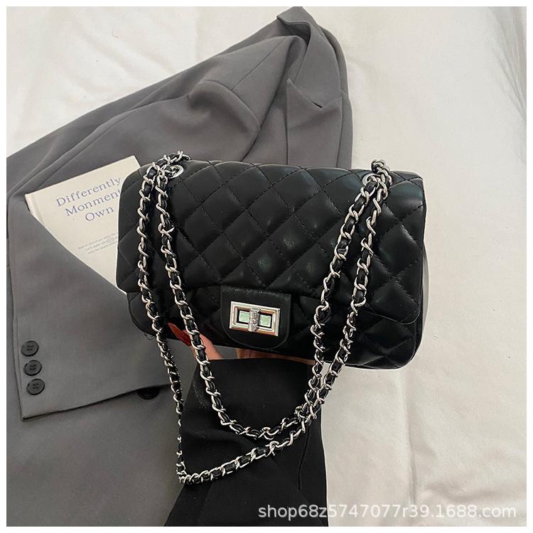 Xiaoxiangfeng Rhombus Chain Single Shoulder Messenger Bag Women's 2025 Spring and Summer New Fashion Women's Commuting Small Square Bag Tide