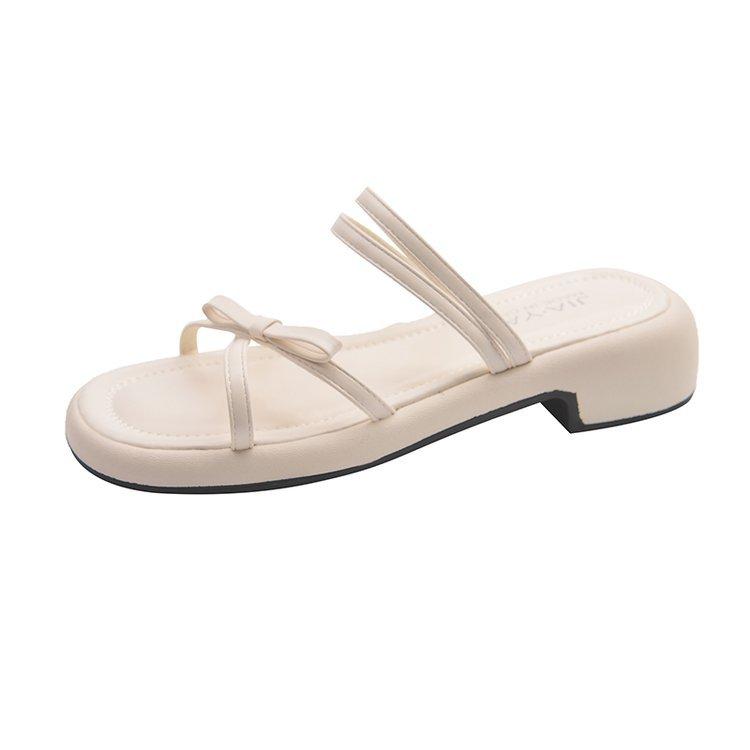 

Thick-soled beautiful one-word cool slippers for women s summer wear 2025 new models with skirts, fashionable super fire beach silver sandals 40