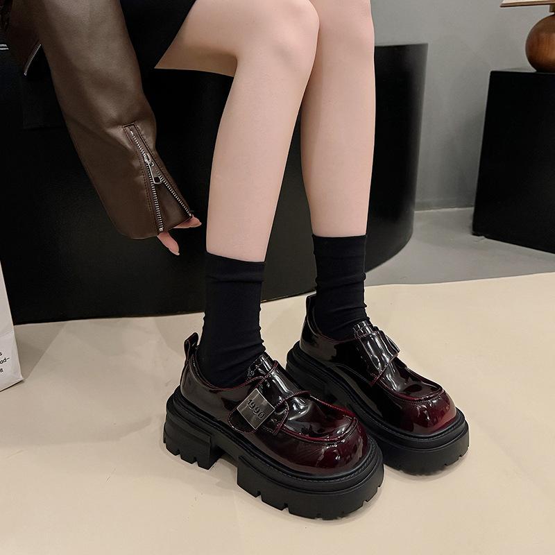 

Platform loafers women s 2025 new autumn fashion single shoes Mary Jane women s shoes popular British style small leather shoes 40 красный