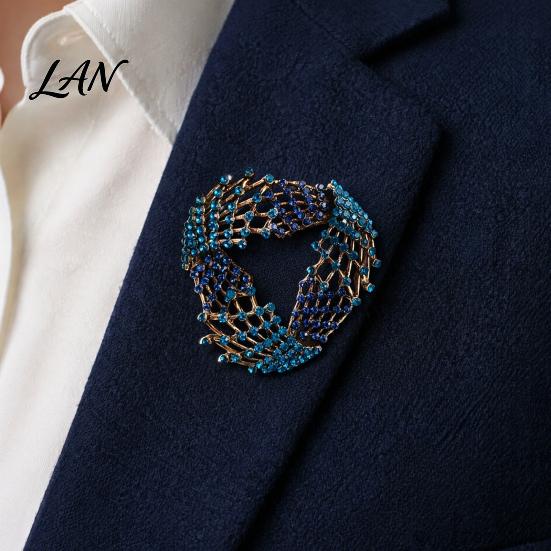 Hollow Loop Brooch Rhinestone Twisting Brooch, Decorative Lapel Pin Clip for Men Women, Sweater Cardigan Coat Suit Jewelry Accessories