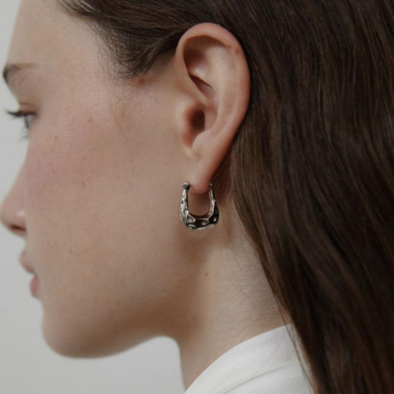 

LOVE ME MONSTER Horse Hoof Earrings (L243MER030) SILVER