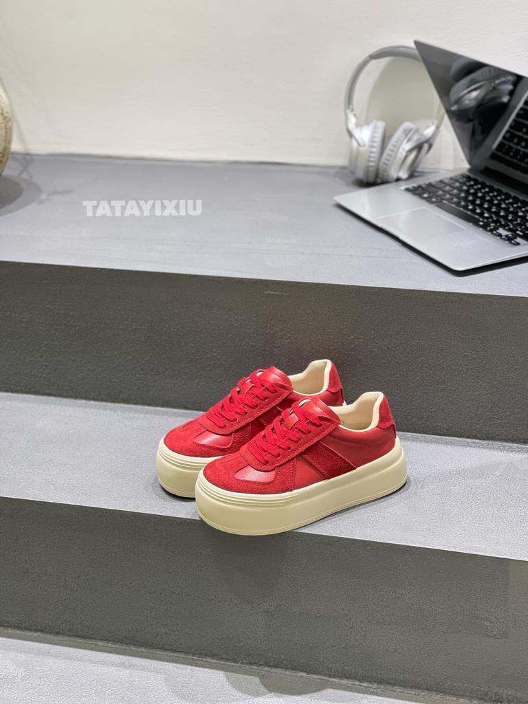 Leather thick-soled heightening moral training shoes women's 2025 autumn new versatile casual lightweight sports muffin comfortable board shoes