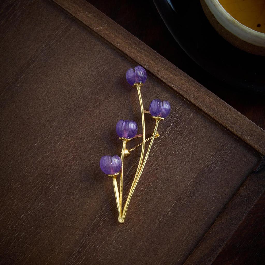 Lila Glockenblume Klassische Brosche: Künstlerisches Retro-Design für Damen