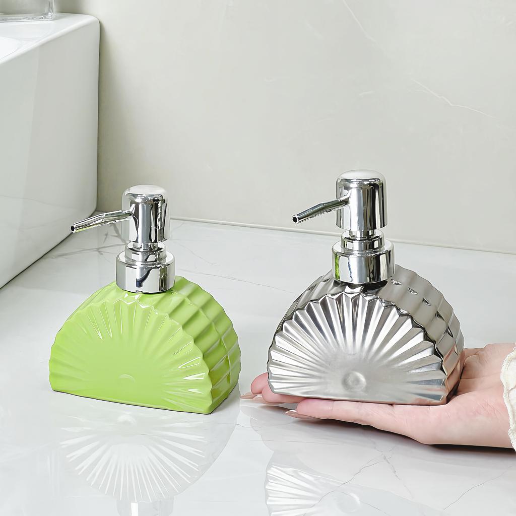 Fan Shaped Creative Ceramic Press Bottle for Bathroom Shampoo and Shower Gel Separate Bottle Soap Dispenser Bathroom Accessories
