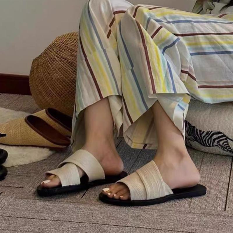 Fashion Women's Flat Sandals Dressy Summer Slide Sandals Slip On Open Toe Slippers Slides Mules with Soft Footbed for Summer Beach