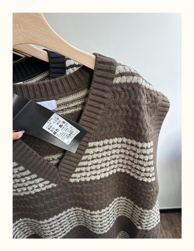 Xiao Wang's Winter Korean Style Plus Size V-Neck Striped Sweater Vest