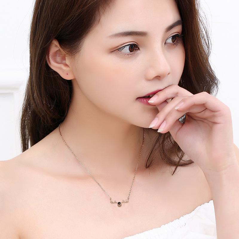 Elegant Heart Shaped Memory Necklace With Unique I Love You Feature Projection