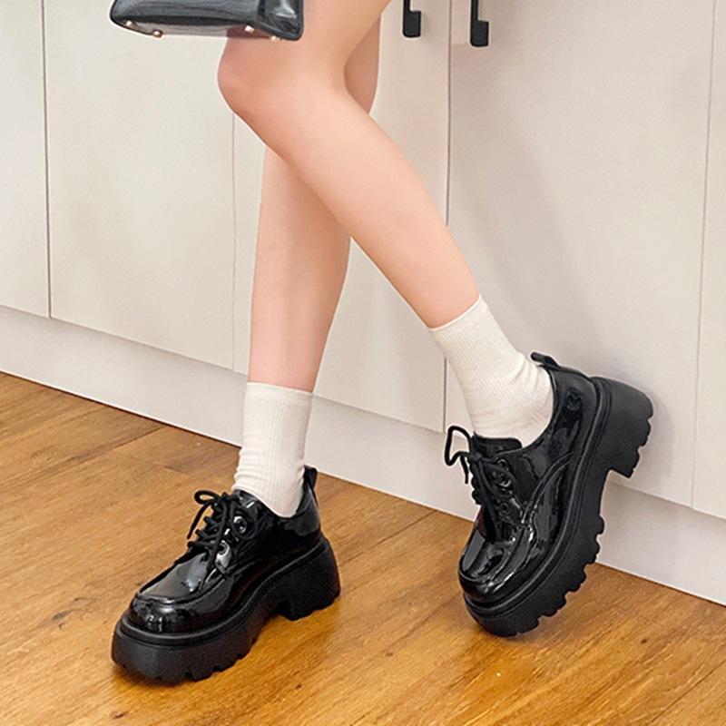 Small leather shoes women's leather loafers 2025 autumn new college style heightened thick-soled black single shoes tide