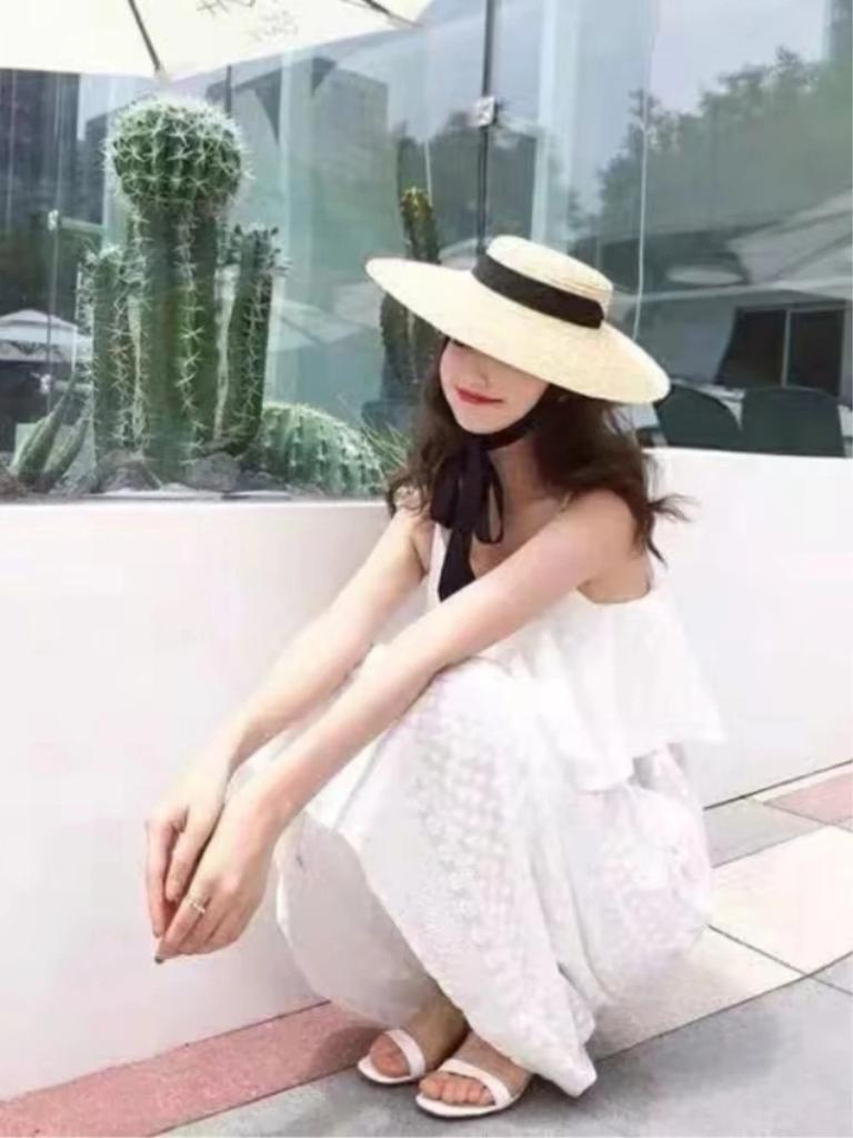 European and American Hepburn Style Fashionable Large Eave Flat Top Straw Straw Hat for Women's Summer Vacation Beach Sun Hat