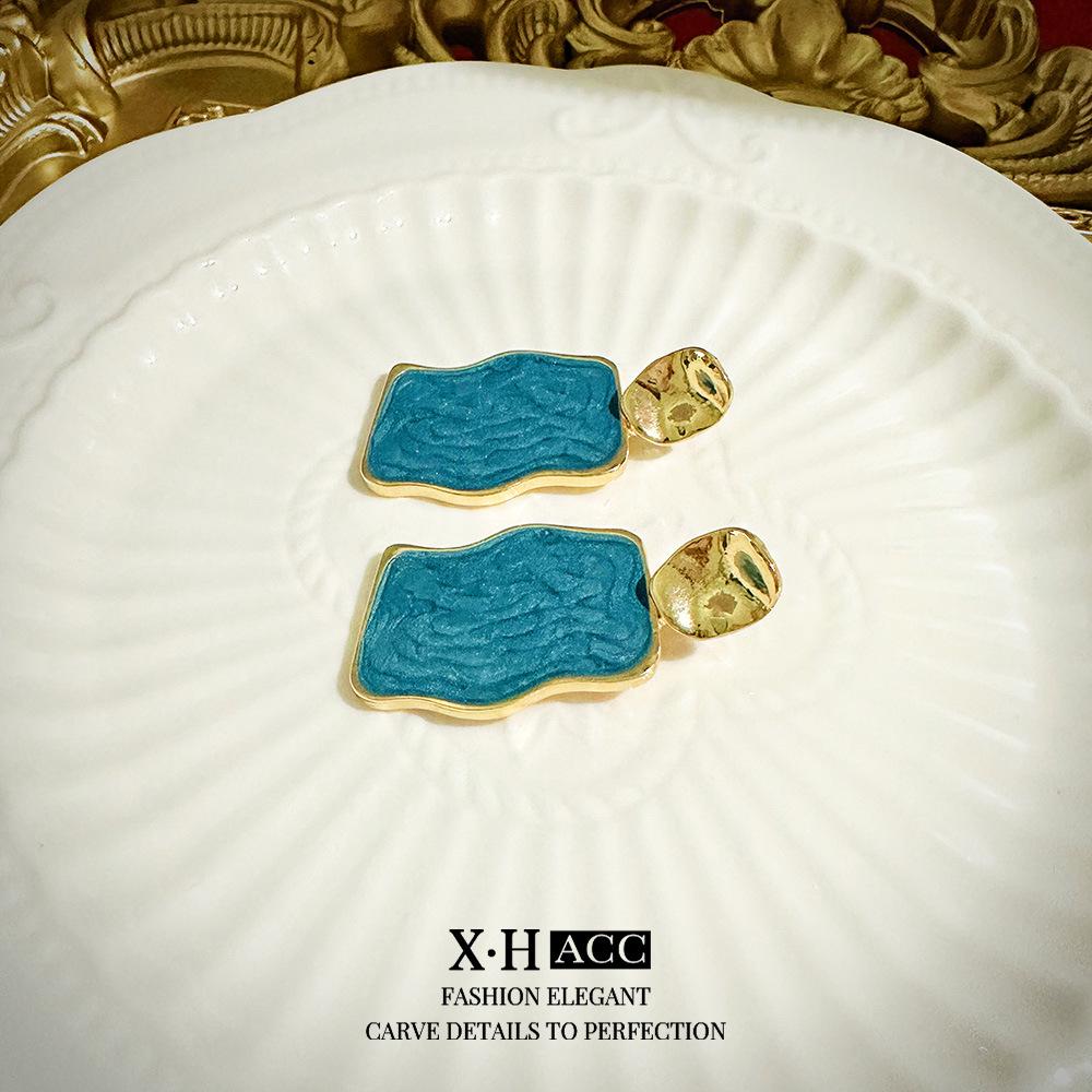 Vintage Bow Earrings: Timeless, High-End Retro Fashion Accessory