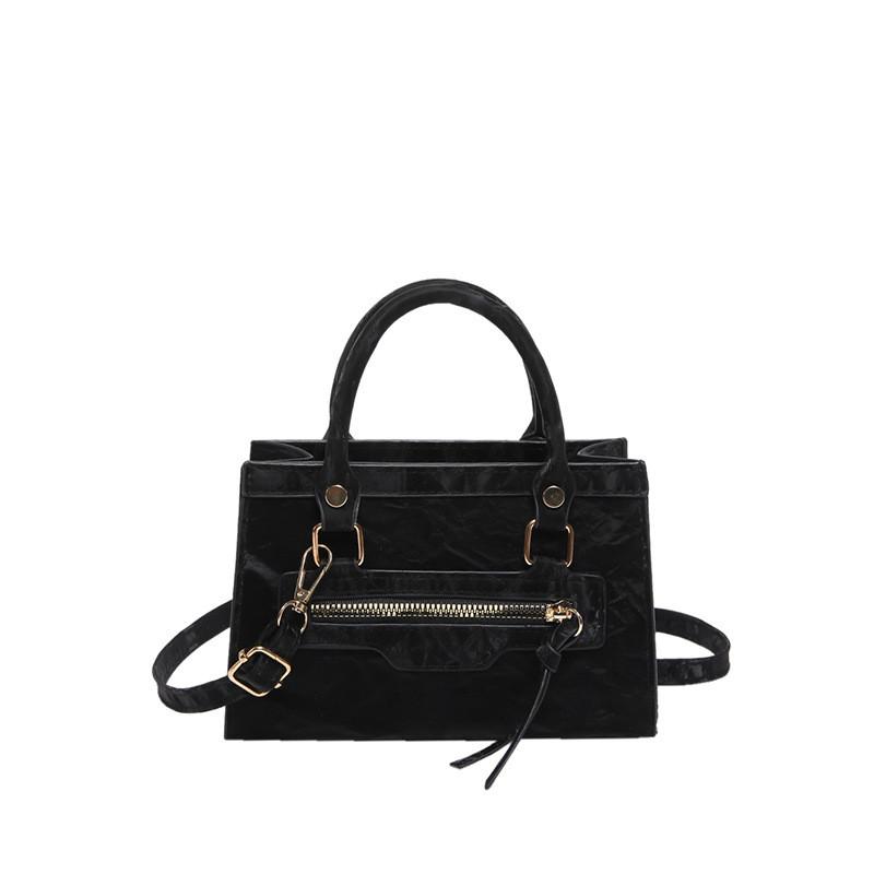 Стильная и шикарная маленькая квадратная женская сумочка черного, белого, розового и серебристого цветов чёрный